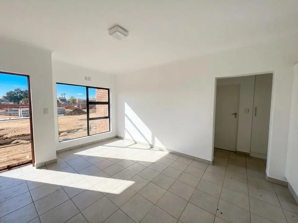 Brand-New 2-Bedroom Apartments To Rent - S and S Villas, Kenleaf, photo 3 of 14