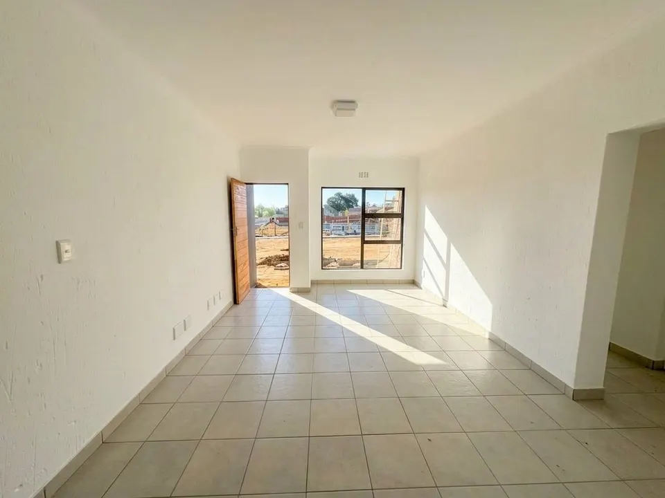 Brand-New 2-Bedroom Apartments To Rent - S and S Villas, Kenleaf, photo 5 of 14
