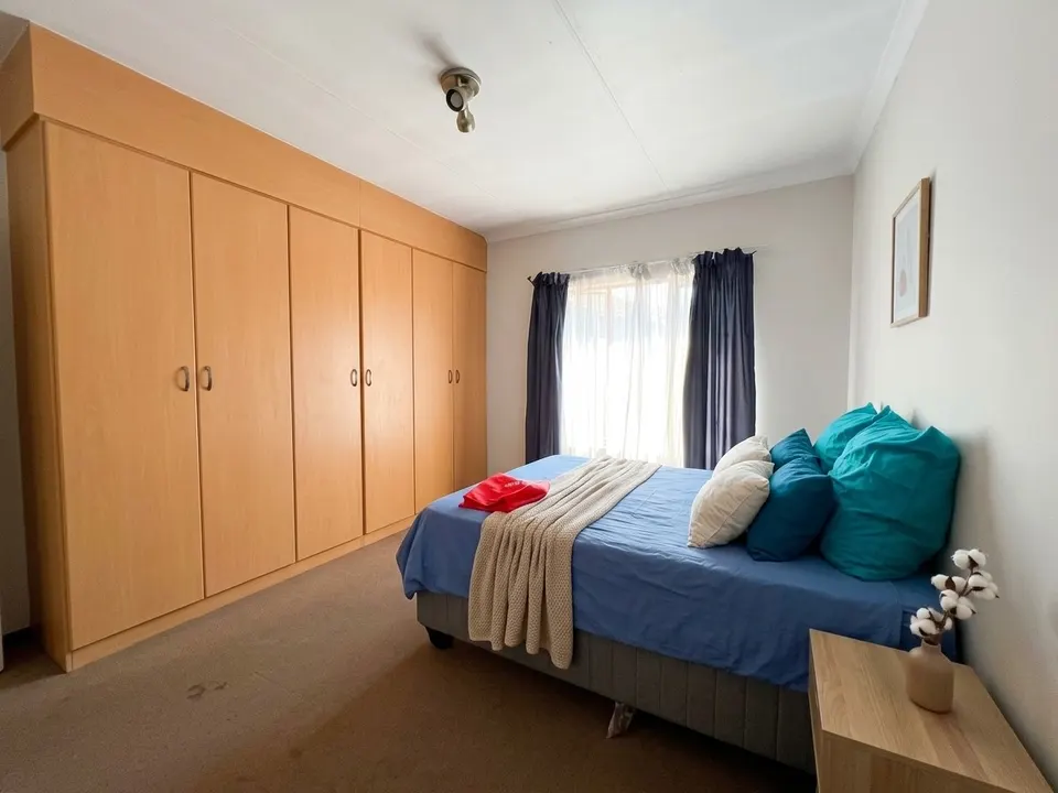 Charming 2 Bedroom Apartment For Sale in San Vitto, Sunninghill, photo 17 of 24