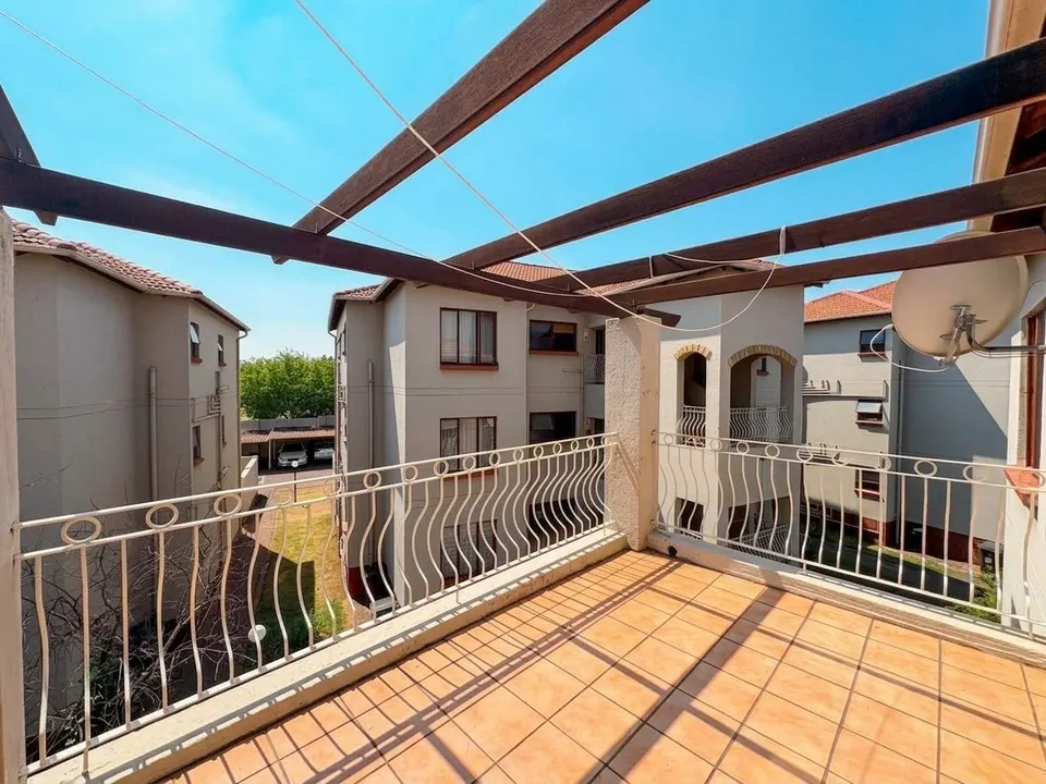 Charming 2 Bedroom Apartment For Sale in San Vitto, Sunninghill, photo 21 of 24