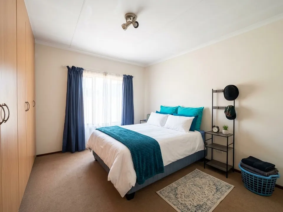 Charming 2 Bedroom Apartment For Sale in San Vitto, Sunninghill, photo 18 of 24