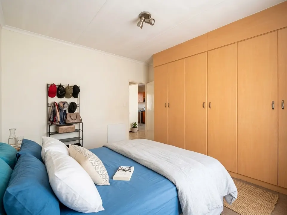 Charming 2 Bedroom Apartment For Sale in San Vitto, Sunninghill, photo 16 of 24