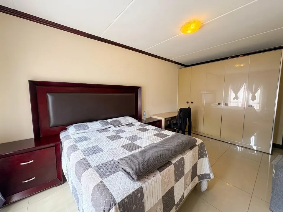 Modern 2 Bedroom Ground-Floor Apartment For Sale in Cedar Acres Estate – Secure Living & Beautiful Garden Views, photo 6 of 19