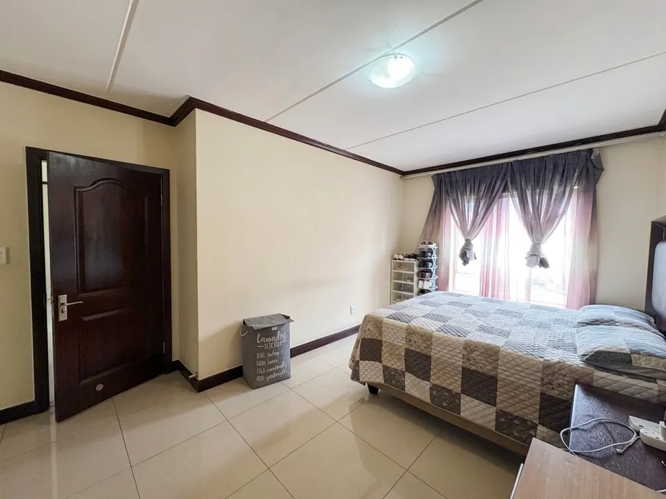 Modern 2 Bedroom Ground-Floor Apartment For Sale in Cedar Acres Estate – Secure Living & Beautiful Garden Views, photo 7 of 19
