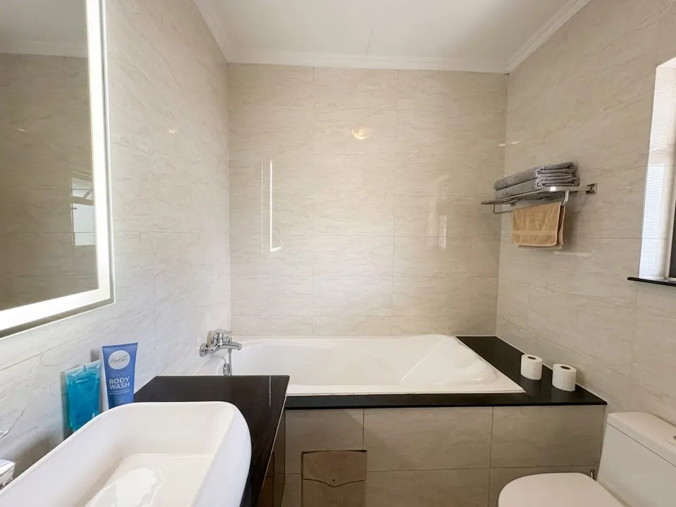 Modern 2 Bedroom Ground-Floor Apartment For Sale in Cedar Acres Estate – Secure Living & Beautiful Garden Views, photo 9 of 19