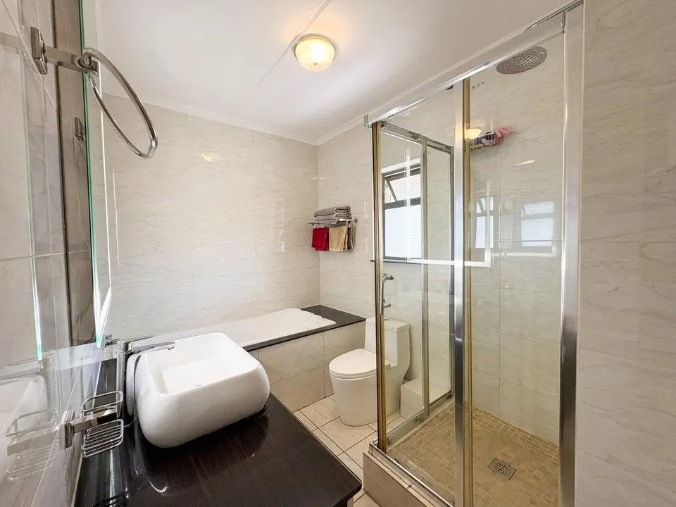 Modern 2 Bedroom Ground-Floor Apartment For Sale in Cedar Acres Estate – Secure Living & Beautiful Garden Views, photo 11 of 19