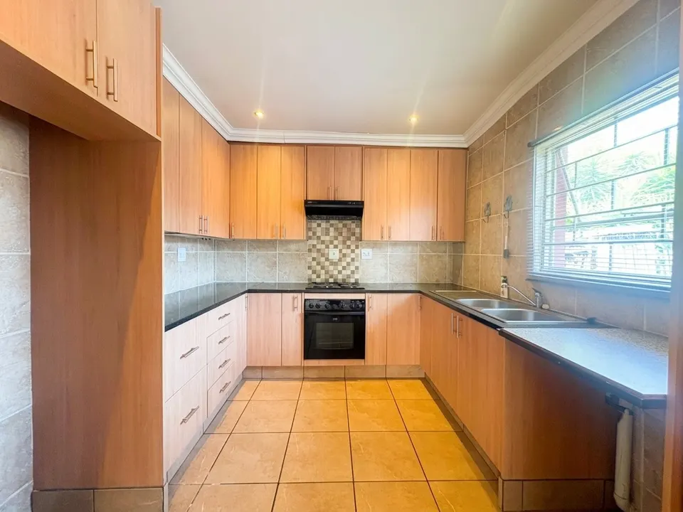Spacious 2 Bedroom Flatlet To Rent in Beyerspark, Boksburg - Private Garden and Utilities Included, photo 1 of 17