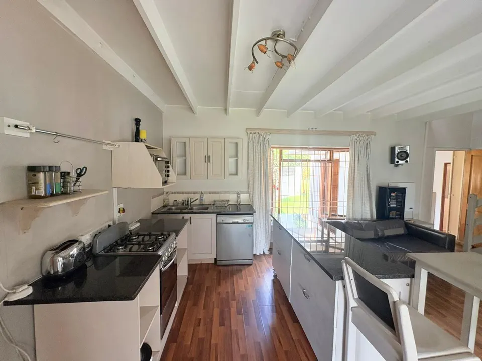 Partially Furnished 2 Bedroom Home To Rent in Ferndale, Randburg, photo 4 of 26