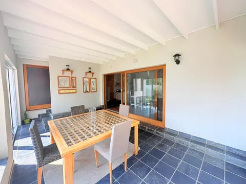 Show photo 12 full screen