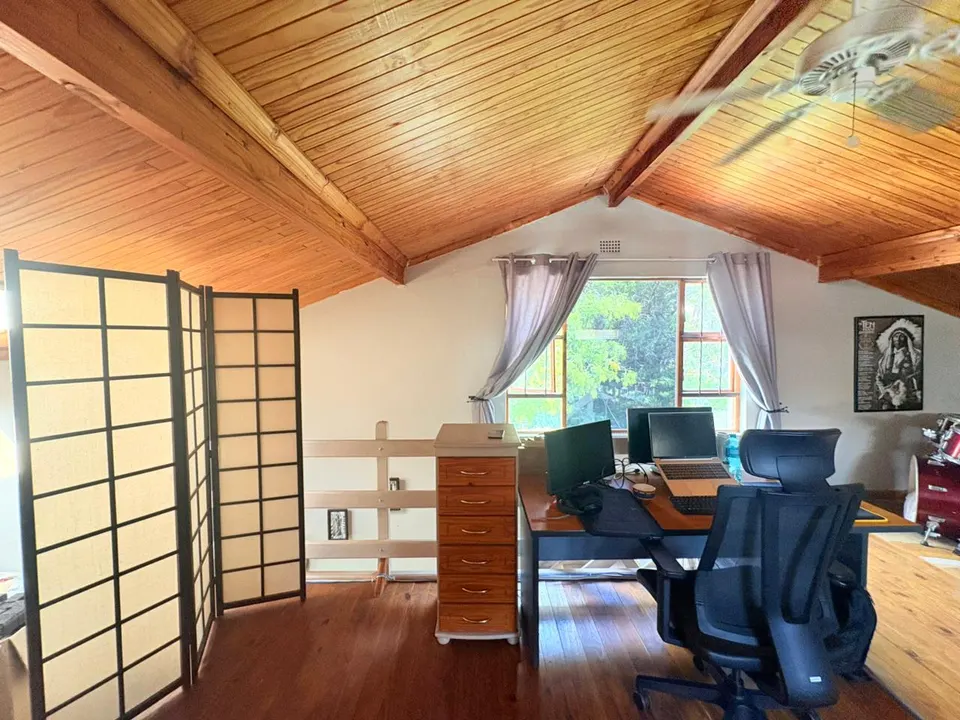 Partially Furnished 2 Bedroom Home To Rent in Ferndale, Randburg, photo 15 of 26