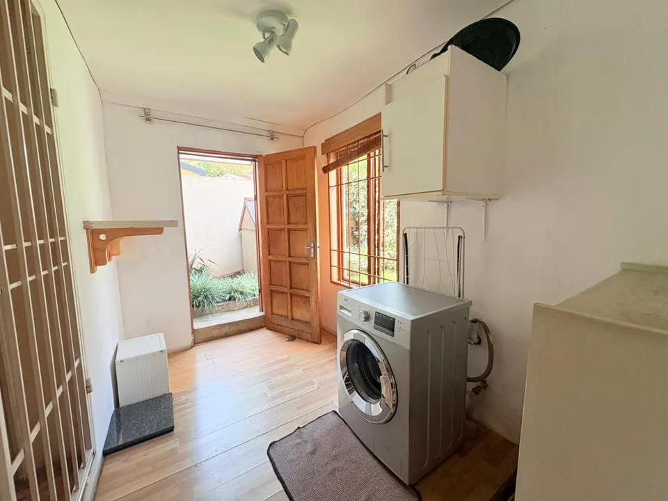 Partially Furnished 2 Bedroom Home To Rent in Ferndale, Randburg, photo 20 of 26