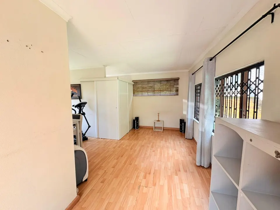 Partially Furnished 2 Bedroom Home To Rent in Ferndale, Randburg, photo 22 of 26